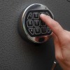 بازکردن قفل گاوصندوق